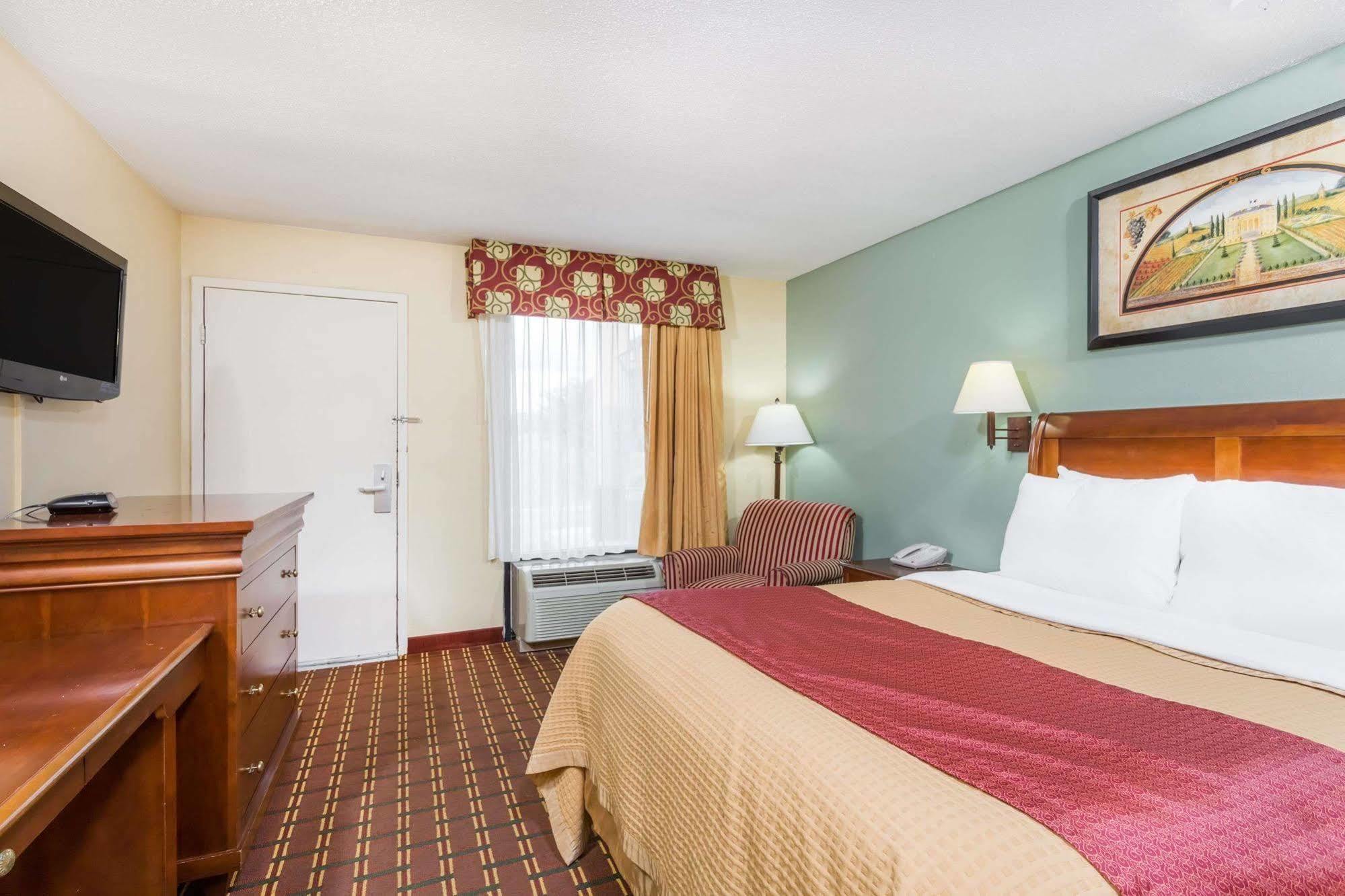 Days Inn By Wyndham Orangeburg Exterior foto