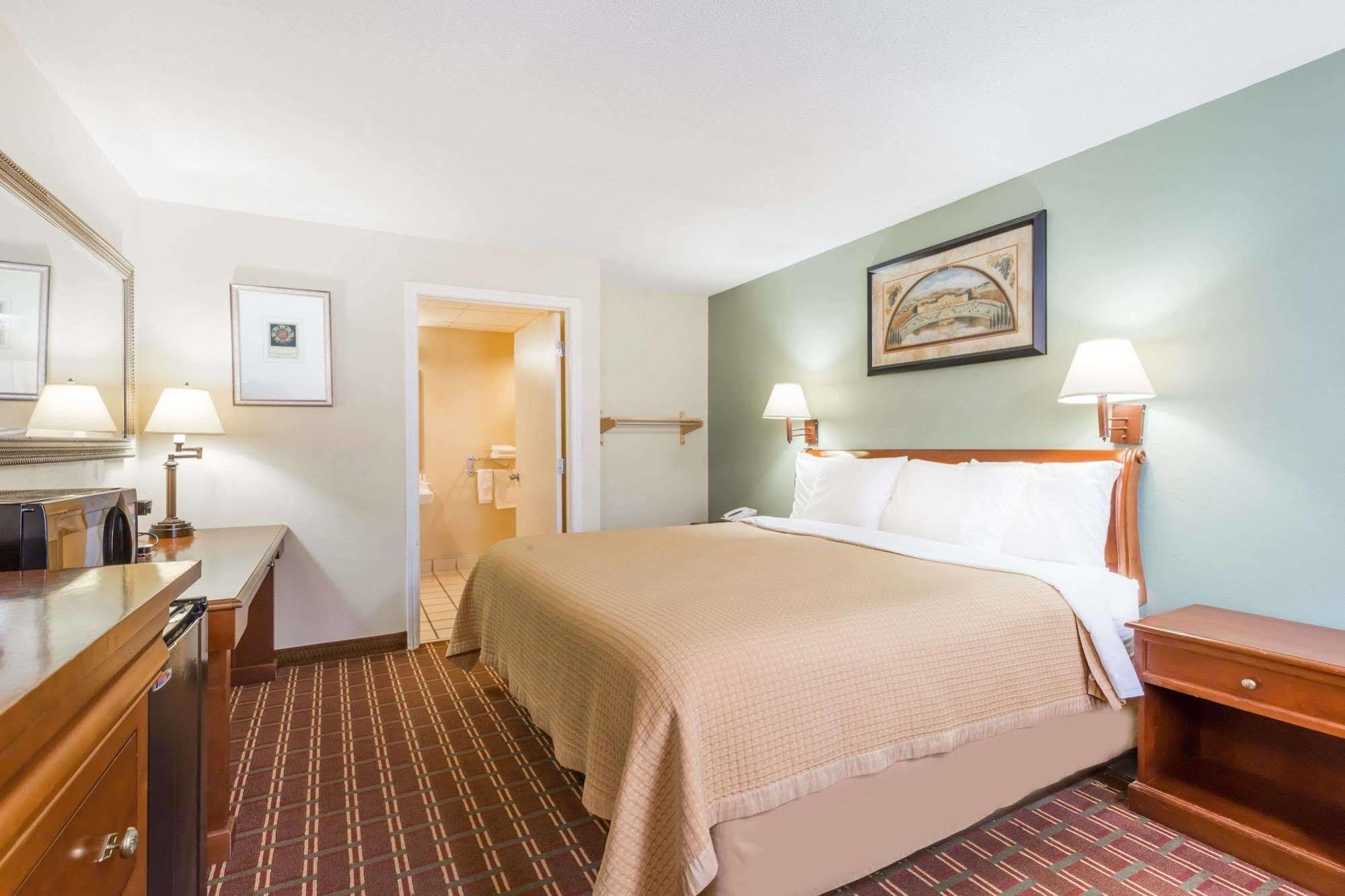 Days Inn By Wyndham Orangeburg Exterior foto